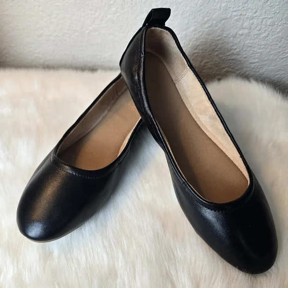 Universal Threads Classic Women's Black Flats - Picture 2 of 12